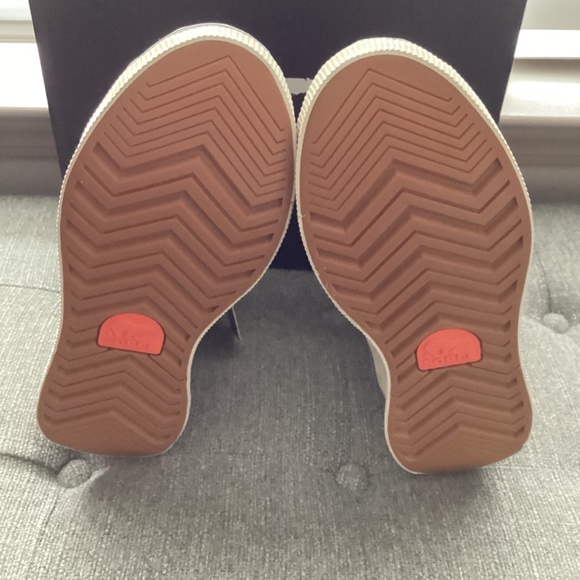 Sorel Women's Out N About IV Chillz Waterproof Booties, size 9.5 - Picture 6 of 9